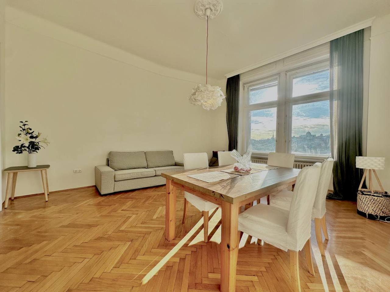 Danube View In Center-prime Location Apartment