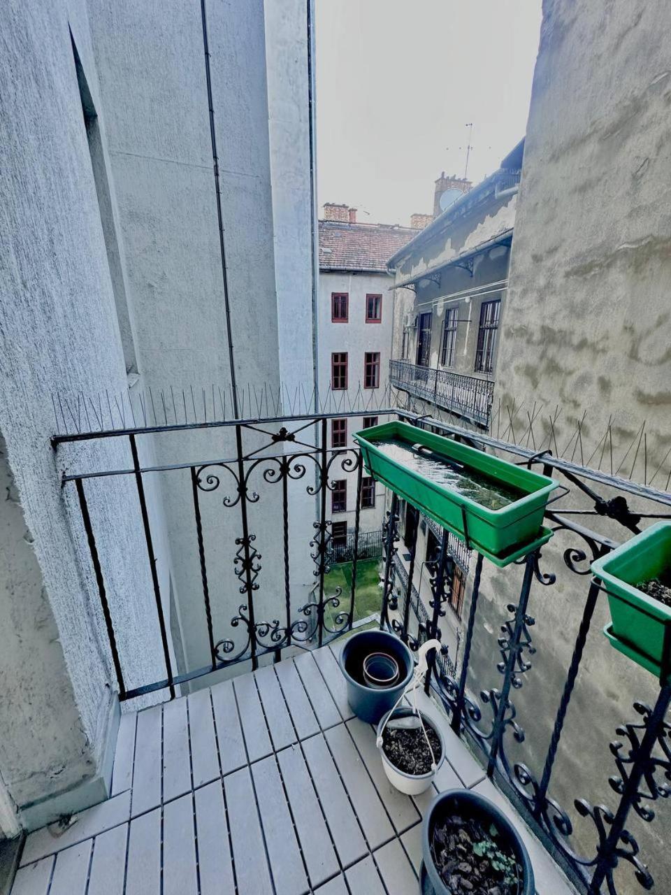 Apartment Danube View In Center-prime Location Budapest